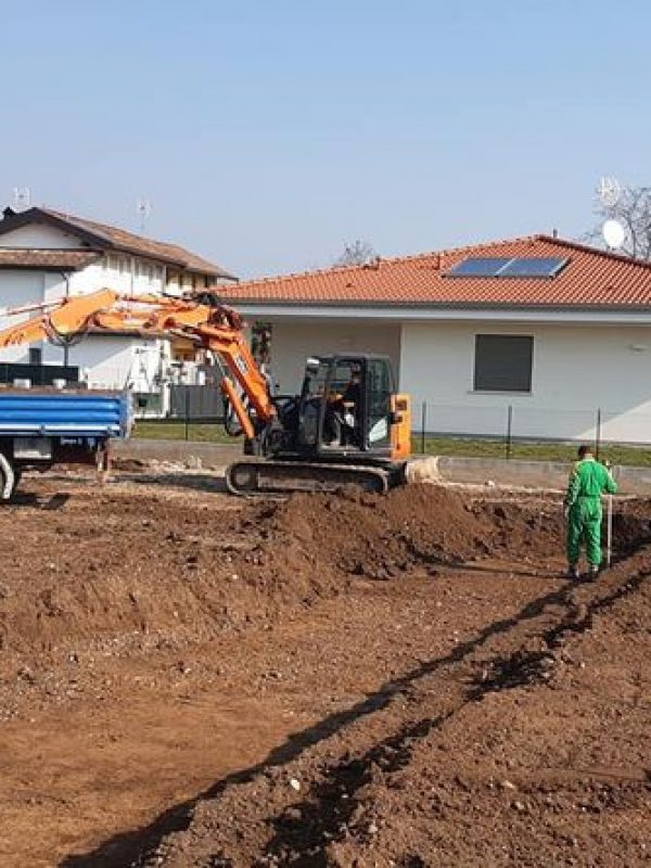 Scavo sbancamento nuova abitazione